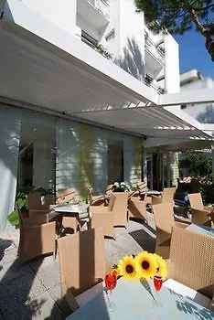 Отель Sole 3*